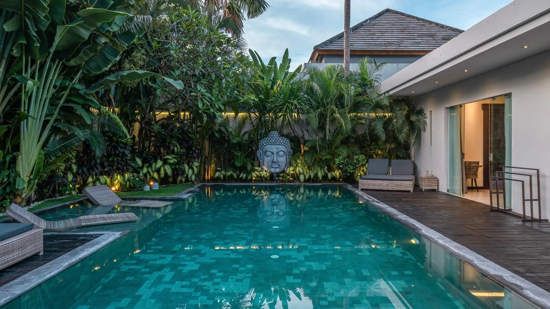Villa Marlon Seminyak Indonesien
